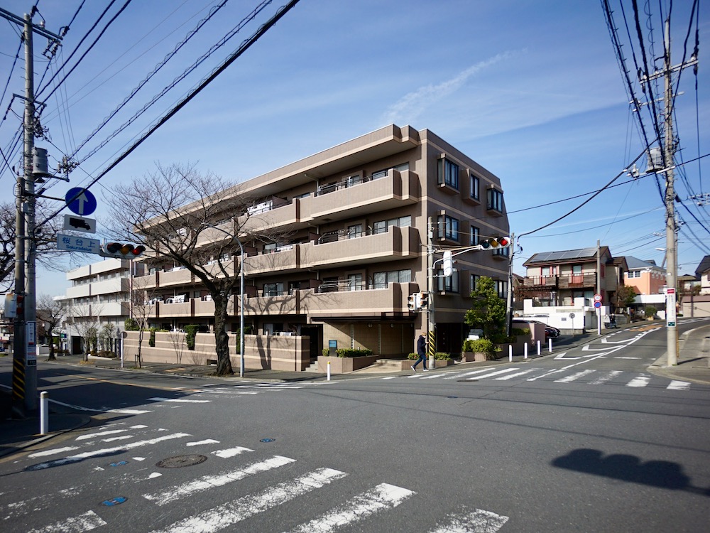 桜並木の快適カントリーハウス