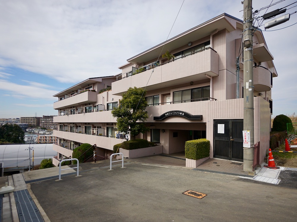 小屋裏と高天井の最上階角部屋