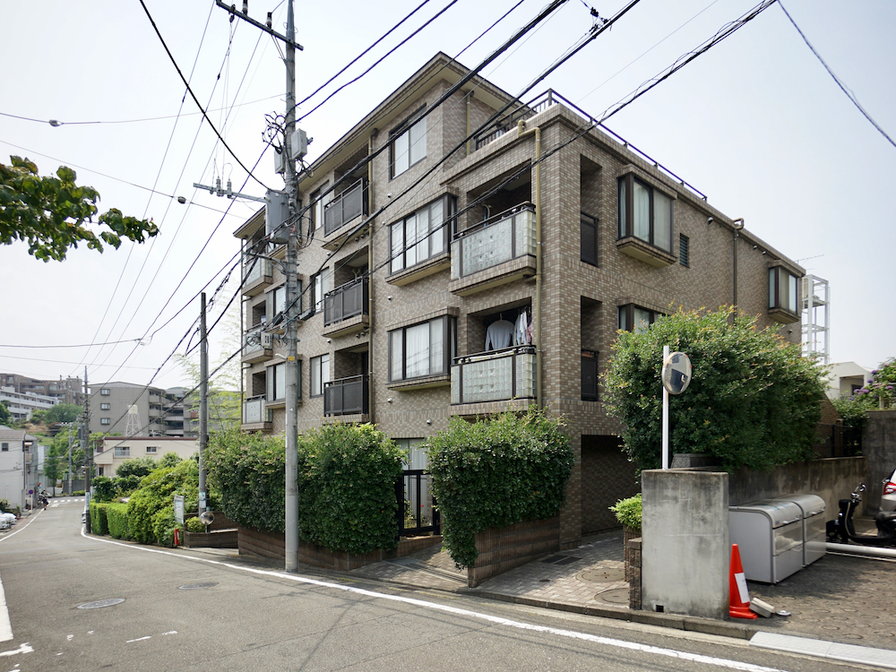 屋根裏収納のある最上階メゾネット