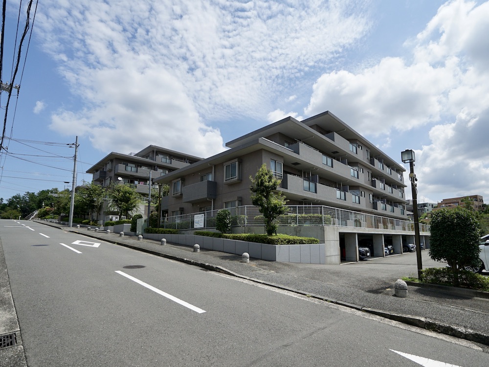たまプラ高台の、快適な一階角部屋